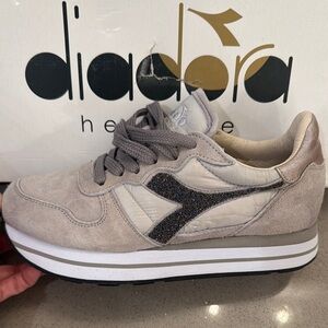 Diadora Women's Gray Sneakers